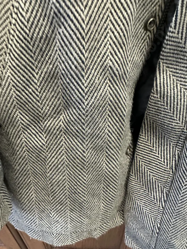 Volcom Size XL Mens Jacket With Detachable Hood Image 1++