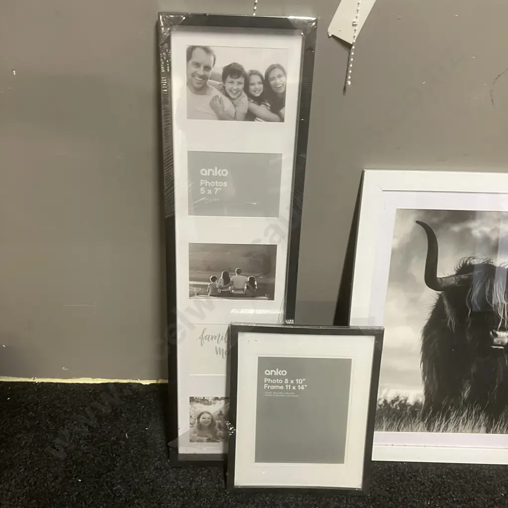 Highland Cow Print 65 x 90cm With 2 x Photo Frames Image 1++