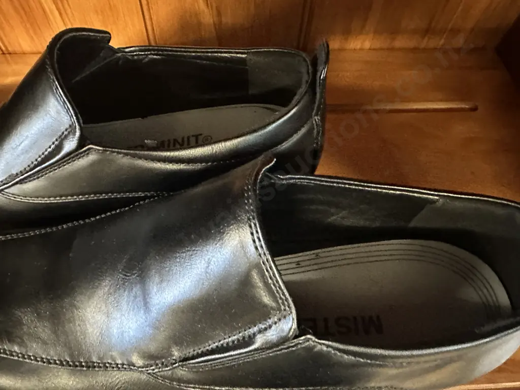 Mens Bale Dress Black Shoes Size 8 Image 1++