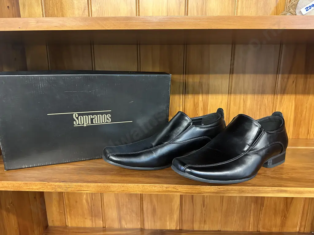 Mens Bale Dress Black Shoes Size 8 Image 1++