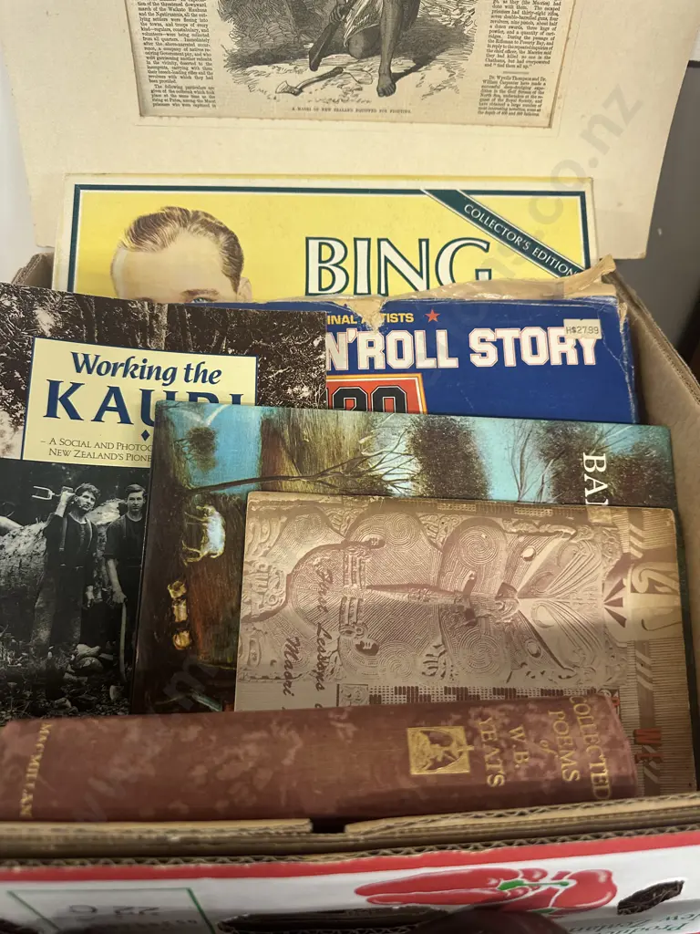Selection Of Vintage Items Including London News Kiwiana, Bing Crosby Boxed Lps, Poem Books Etc Image 1++