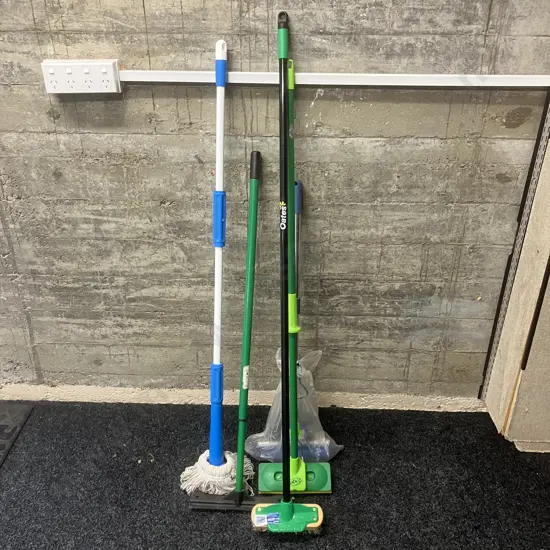 Mops, Brushes Etc