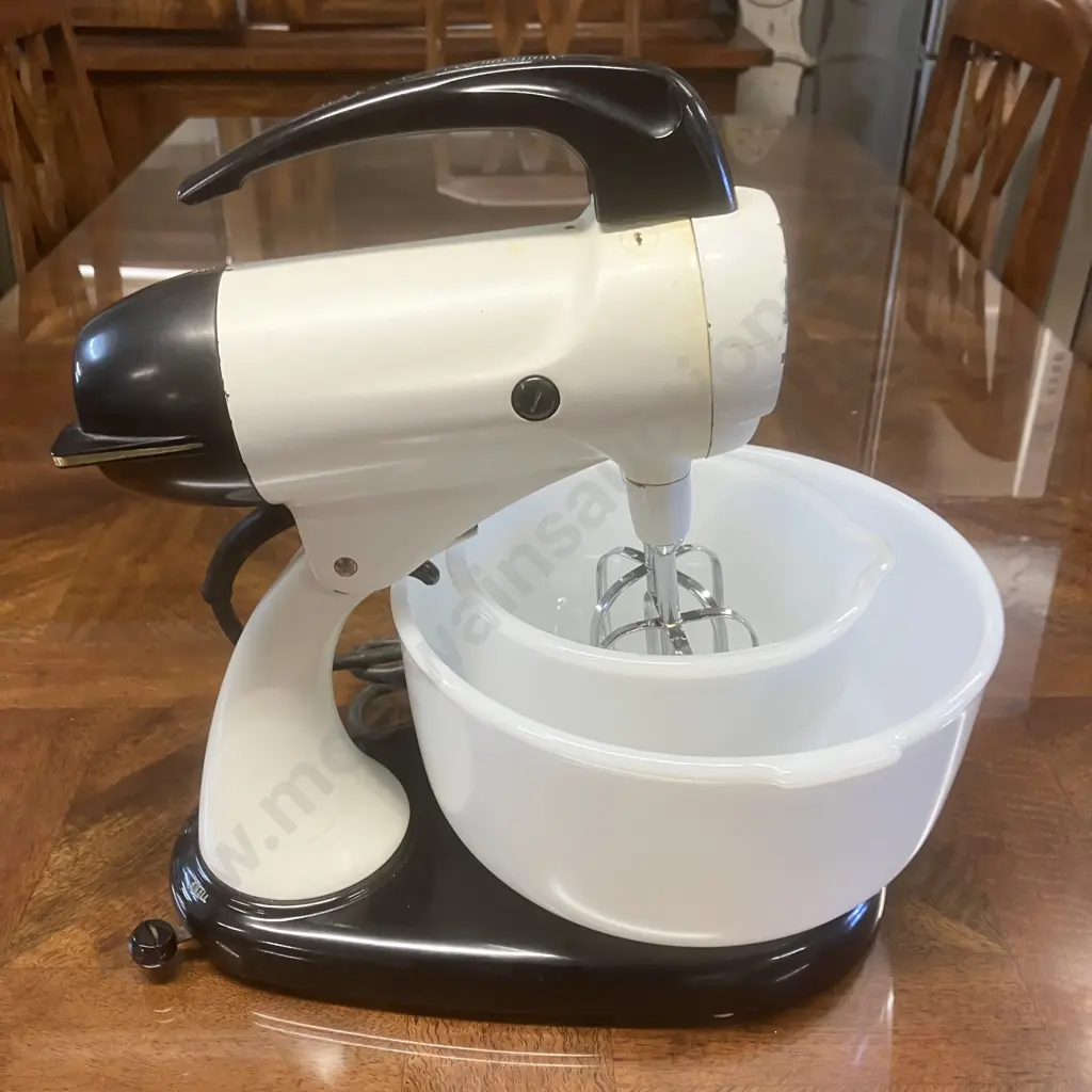 Vintage 1950s Sunbeam Mixmaster 12 Speed Stand Mixer With Bowls Image 1++