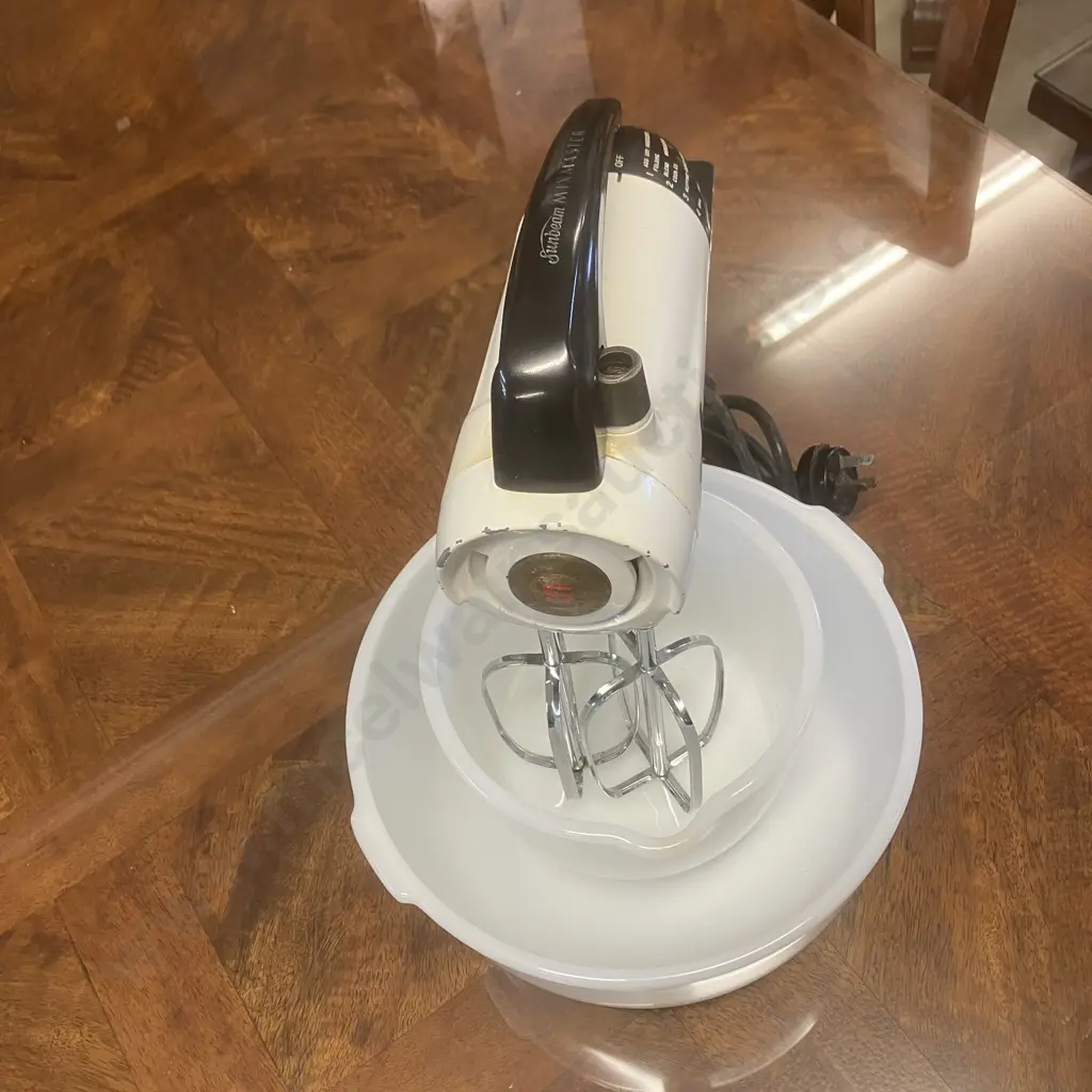 Vintage 1950s Sunbeam Mixmaster 12 Speed Stand Mixer With Bowls Image 1++