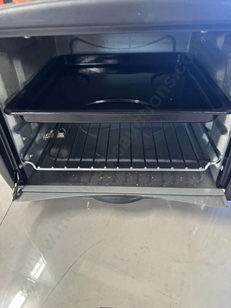 Goldair Bench Top Oven Model GMO300 Image 1++