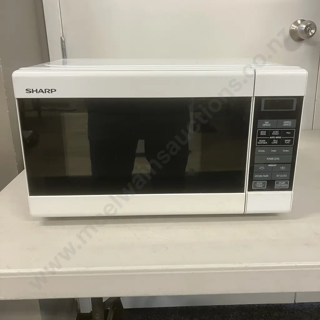 Sharp Microwave Model R-210D Image 1++