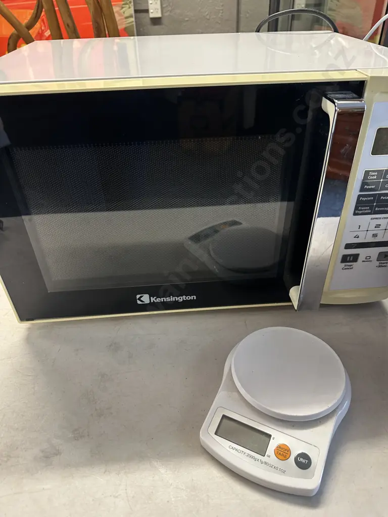 Kensington Microwave, Cascade Food Processor, Kambrook Frying Pan & Scales Image 1++