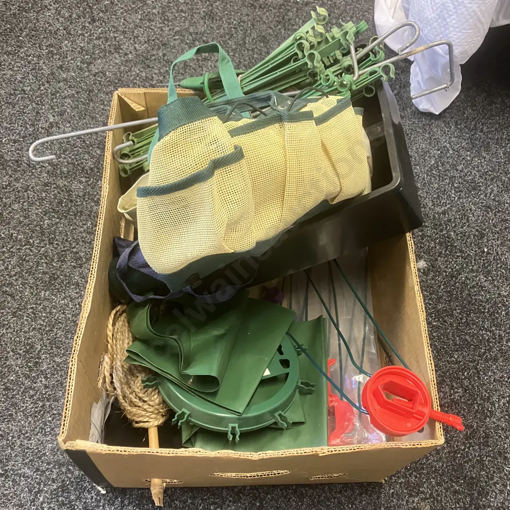 Box Lot Garden Items Image 1++