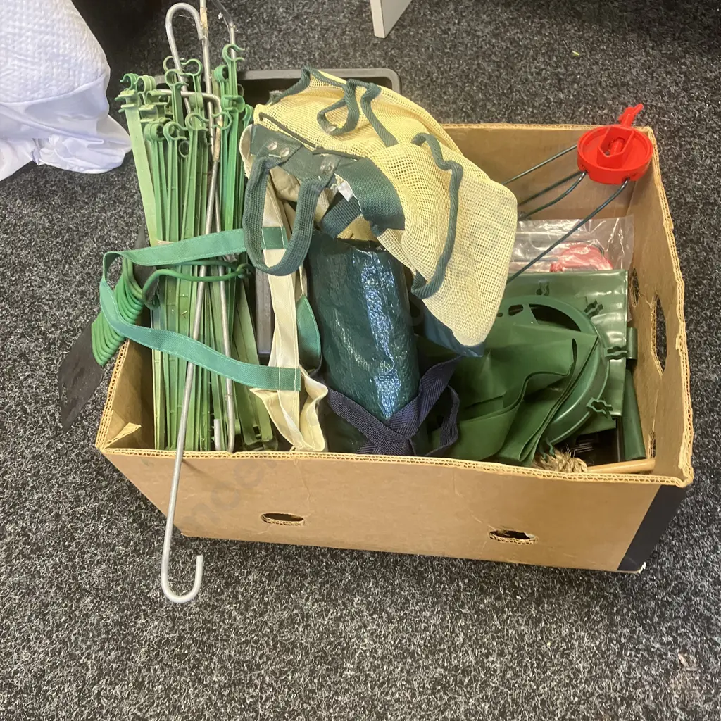 Box Lot Garden Items Image 1++