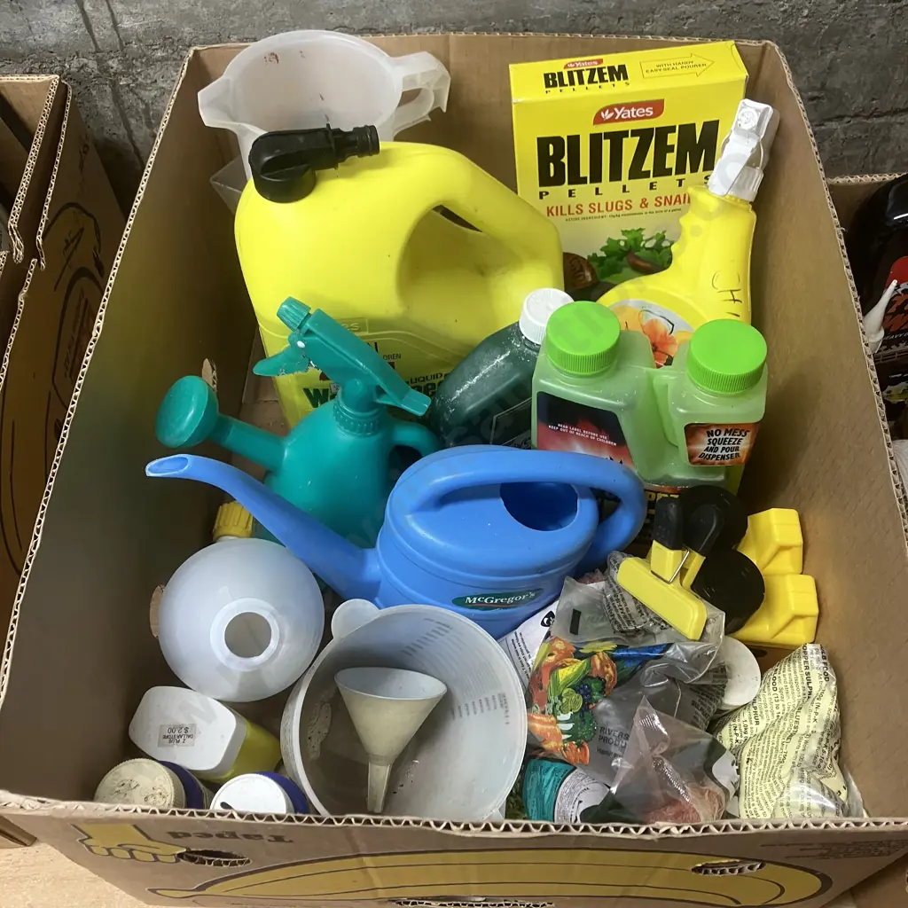 Box Lot Garden Ferts, Seed Etc Image 1++