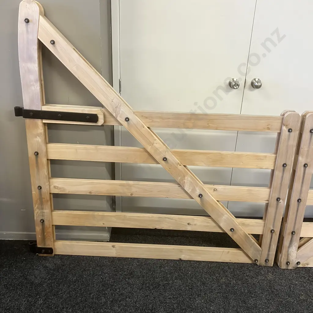 Pair of Timber 1.5 x 1.5m Double Gates With Black Strap Hinges & Gudgeons Image 1++