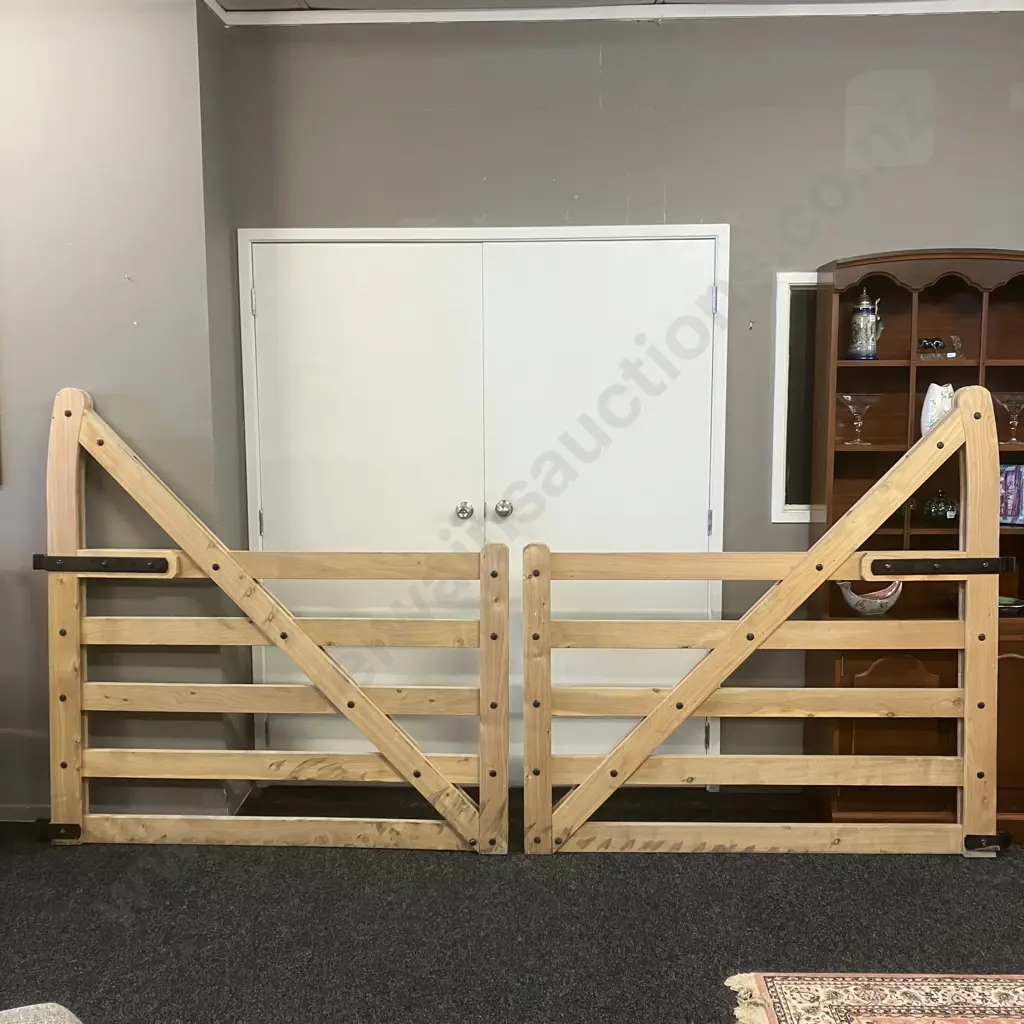 Pair of Timber 1.5 x 1.5m Double Gates With Black Strap Hinges & Gudgeons Image 1++