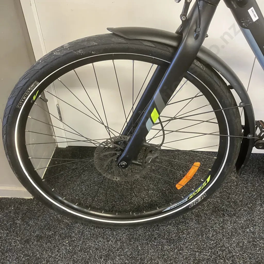 Fuji Conductor Two.1 Step Through Electric Bike, Satin Black With Charger & Key Image 1++