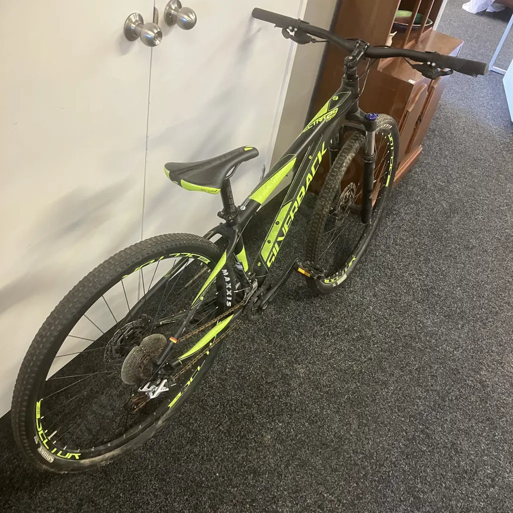 Silverback Spectra 29 Comp Mountain Bike, Black / Green Image 1++