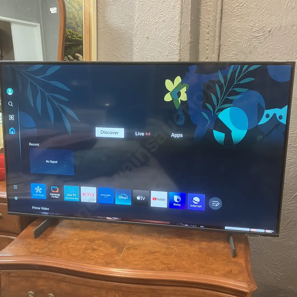 Samsung 43" Crystal UHD DU8000 4K Smart TV With Remote Control - Model UA43DU8000S Image 1++