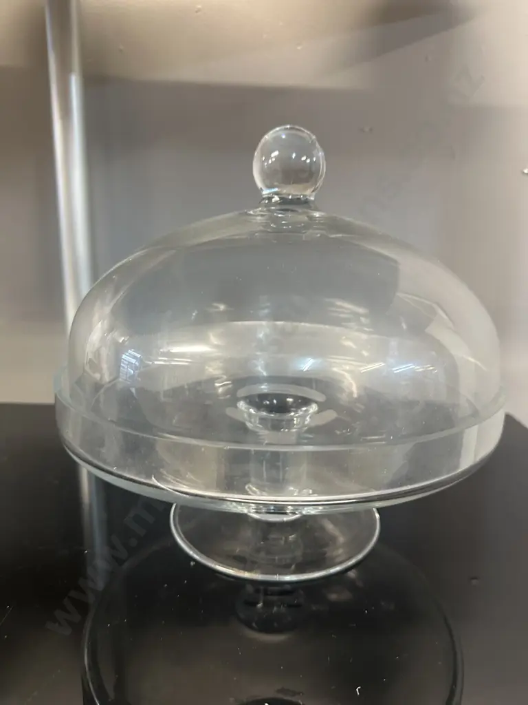 Lidded Glass Clouche & Glass Stand Image 1++
