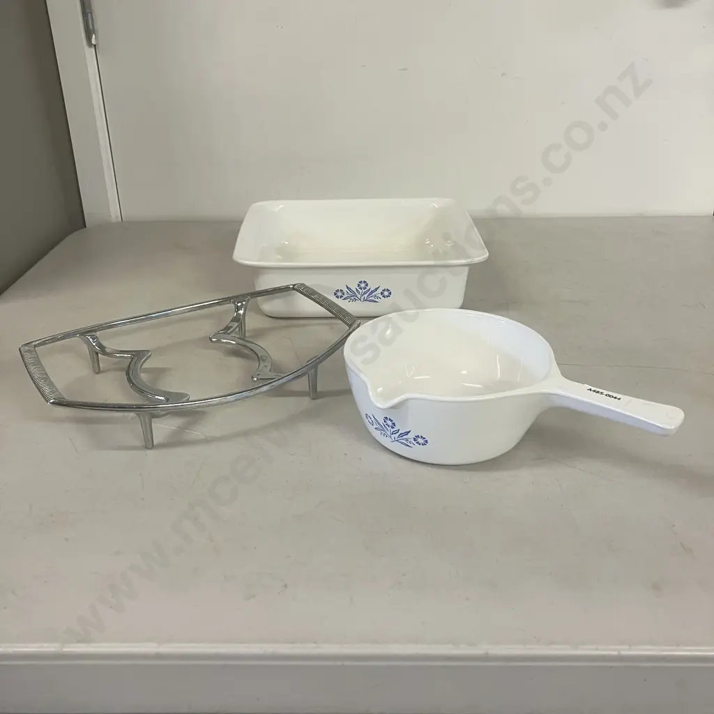 Vintage Corning Ware Blue Cornflower 8" Cake Pan, Menuette Sauce Pan (P-89-B) & Trivet (P-11-M) Image 1++