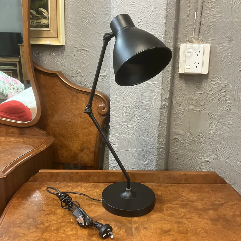 Articulated Black Desk Lamp Image 1++