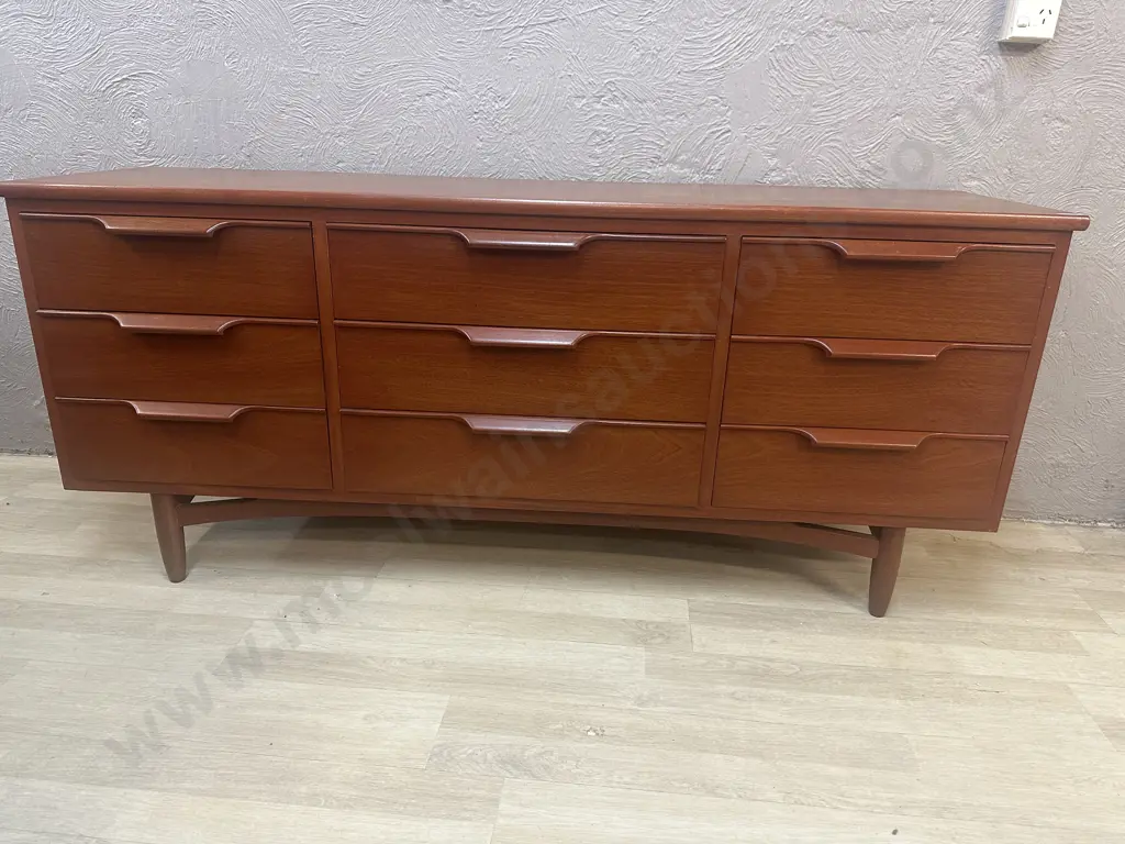 1960s Vintage Mid-Century Modern 9 Drawer Lowboy Dresser With Sculpted Handles. H66 W152.5 D41.5cm Image 1++