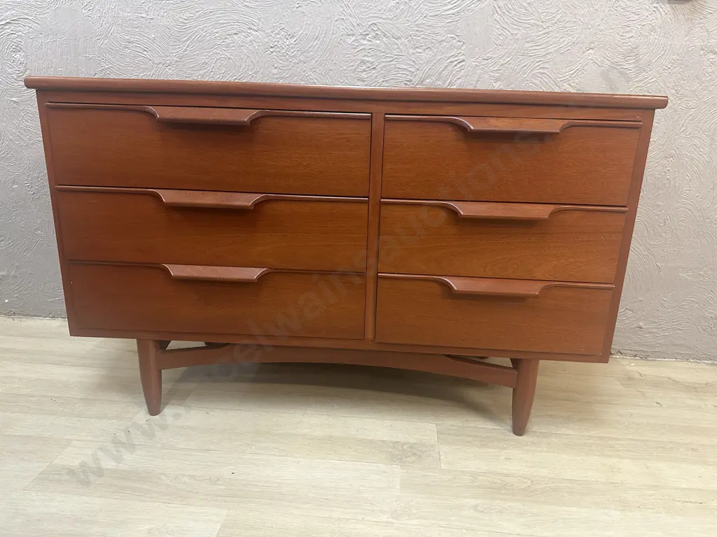 1960s Vintage Mid-Century Modern 6 Drawer Lowboy Dresser With Sculpted Handles. H66 W108 D41.5cm Image 1++