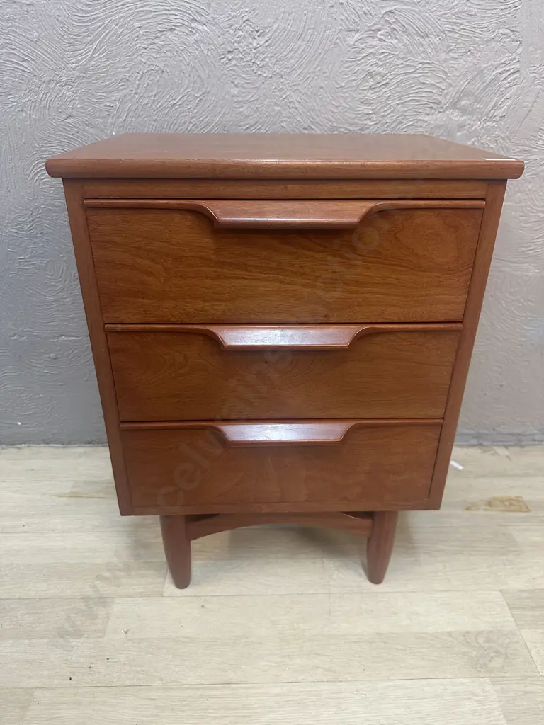 1960s Vintage Mid-Century Modern 3 Drawer Bedside With Sculpted Handles. H66 W49 D36cm Image 1++