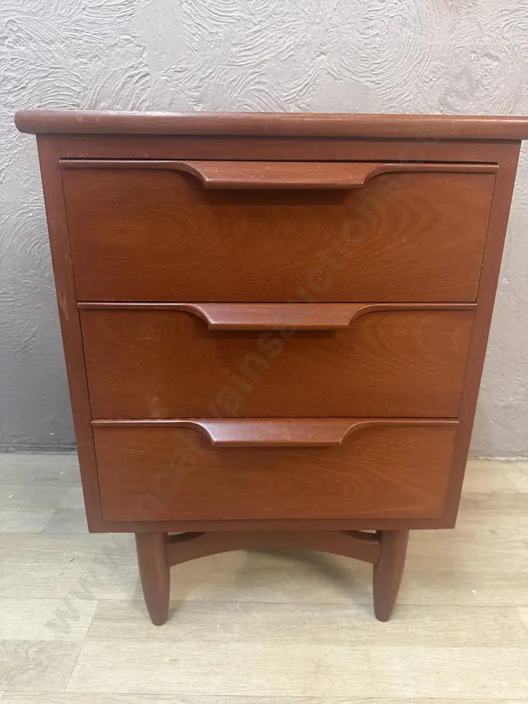 1960s Vintage Mid-Century Modern 3 Drawer Bedside With Sculpted Handles. H66 W49 D35cm Image 1++