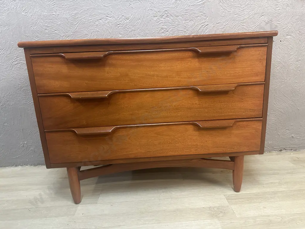 1960s Vintage Mid-Century Modern 3 Drawer Lowboy Dresser With Sculpted Handles. H67 W91 D41.5cm Image 1++
