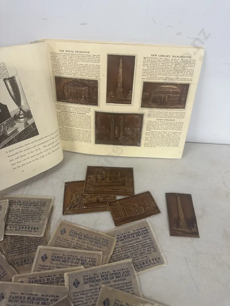 Vintage International Tobacco Ltd Album & Simmit Cigarettes With Assorted Copper Relief 'The Monument Cards'  Image 1++