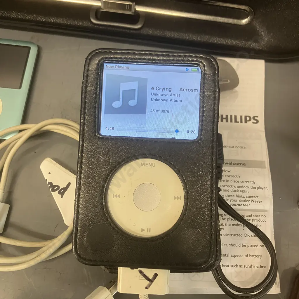 Philips Speaker Dock SBD7500 With Adapter & Case, 8GB & 160GB iPods Image 1++