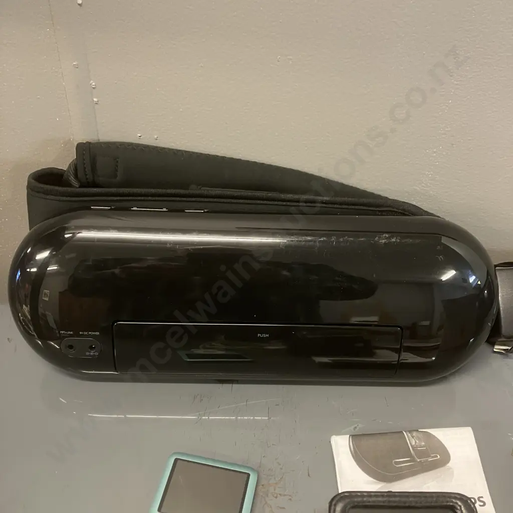 Philips Speaker Dock SBD7500 With Adapter & Case, 8GB & 160GB iPods Image 1++