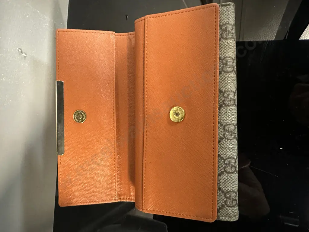 Gucci Ladies Wallet  Image 1++