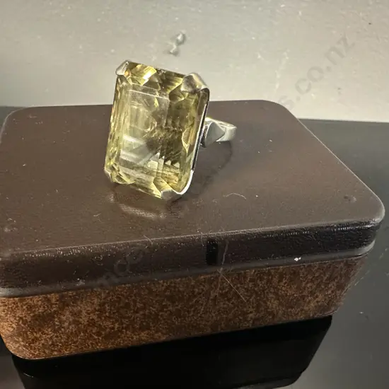 9ct White Gold Smokey Quartz Ring 16.9grams Size 0 17.5mm Stone 40.6ct