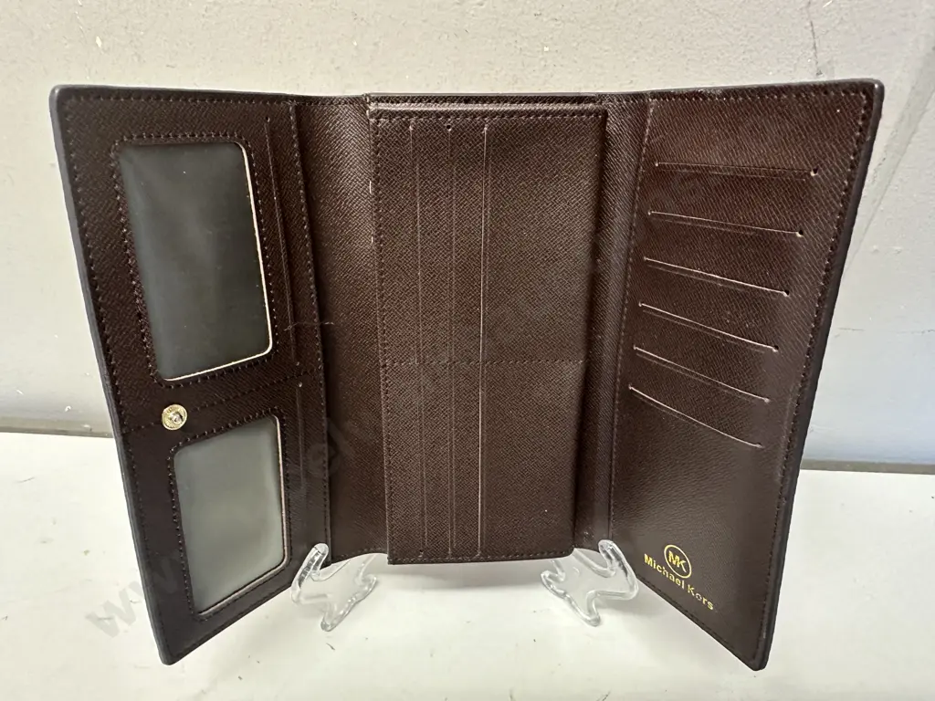 Micheal Kors Red Wallet Image 1++