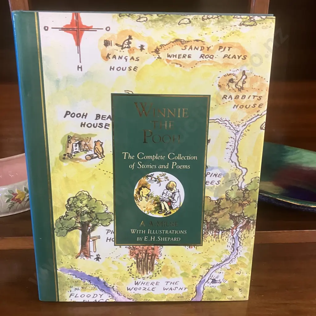 WINNIE THE POOH: The Complete Collection of Stories and Poems by A.A. Milne, 1994 Methuen Childrens Image 1++