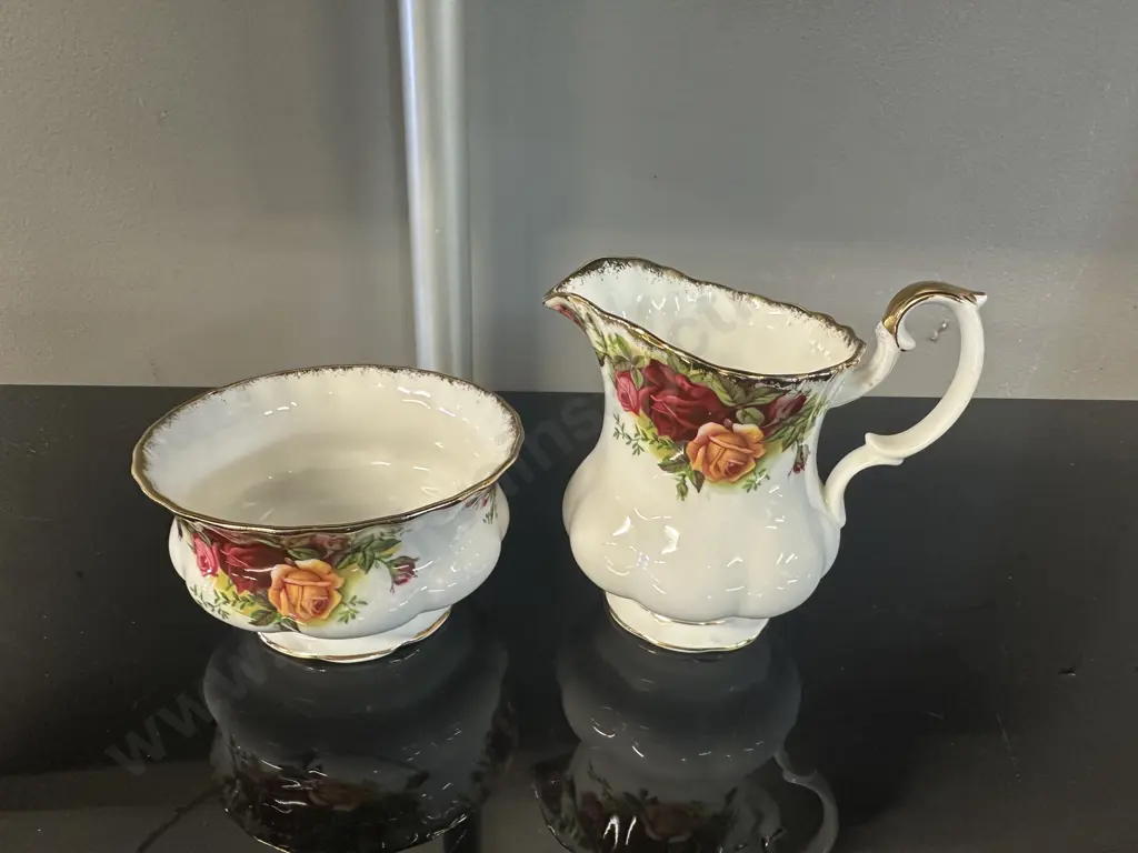 Vintage Royal Albert Bone China Old Country Rose Sugar Bowl & Creamer Image 1++
