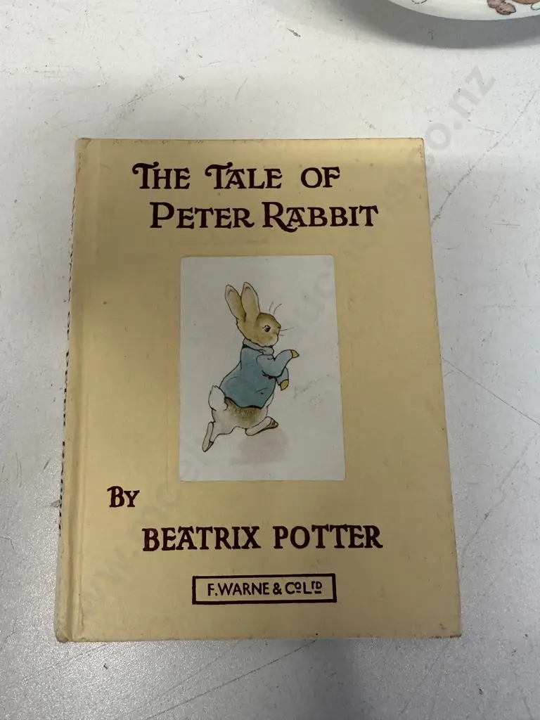 Royal Doulton Bunnykins Childrens Bowl & Beatrix Potter 'The Tale Of Peter Rabbit' Image 1++