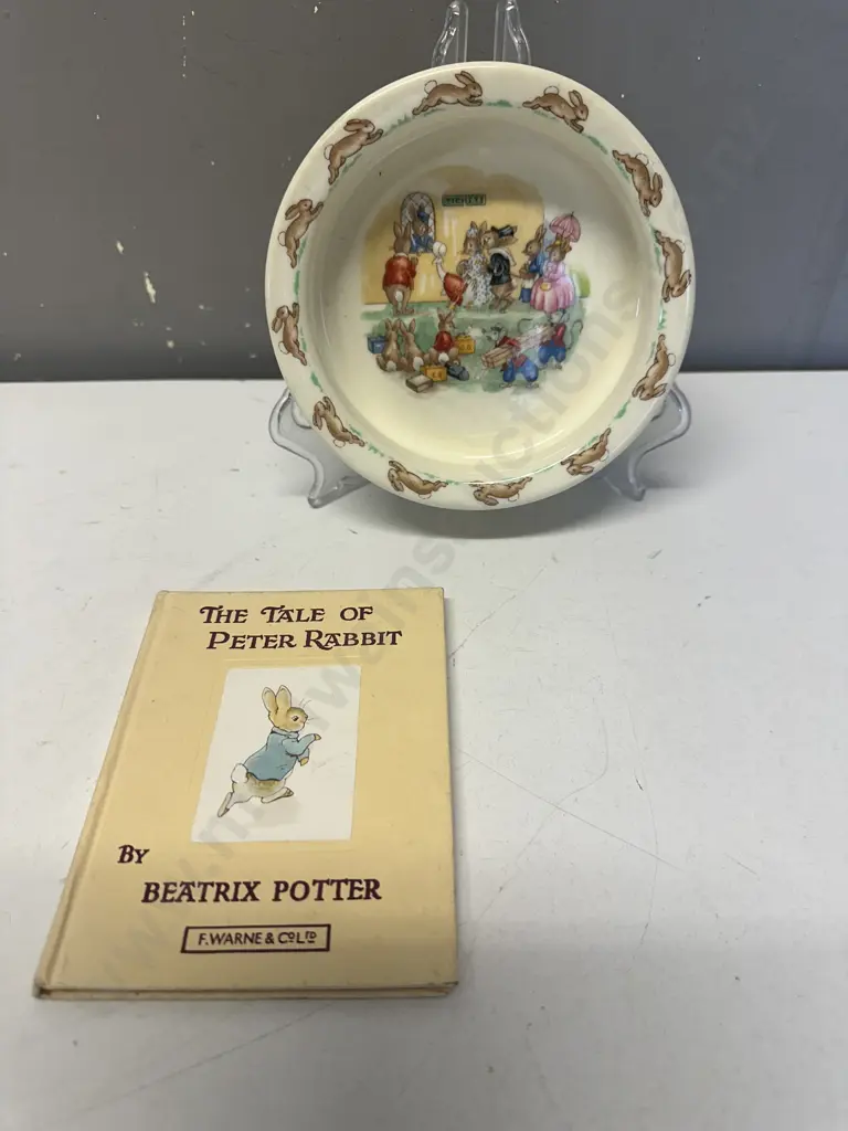 Royal Doulton Bunnykins Childrens Bowl & Beatrix Potter 'The Tale Of Peter Rabbit' Image 1++