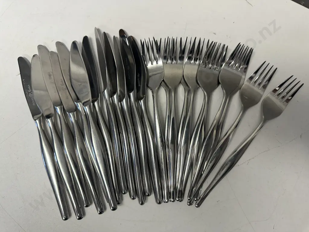 Rodd Contour Cutlery - 12 Place Setting Image 1++