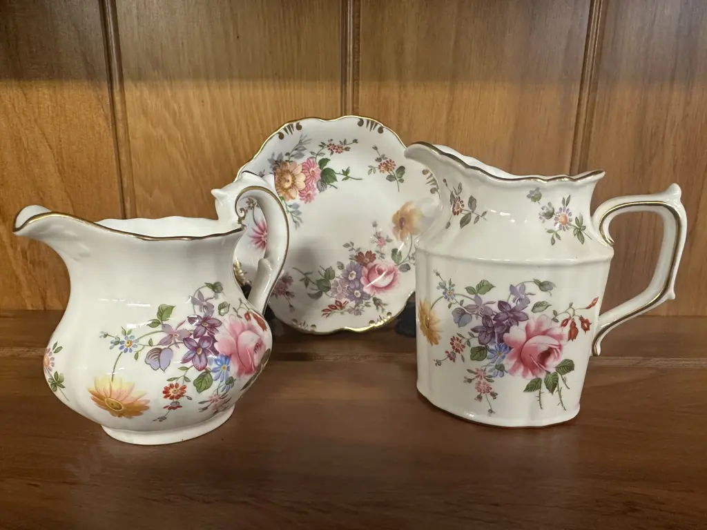 Royal Crown Derby Poises Creamers & Demi Dish Image 1++