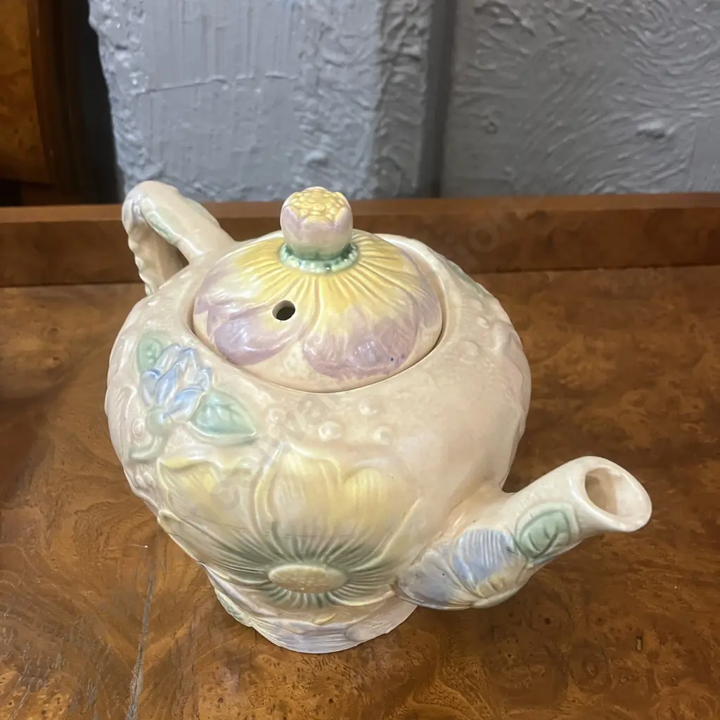 Kensington Pottery (Burslem) Majolica 'Sunflowers' Teapot, 1937-1961 Back\ Stamp Image 1++