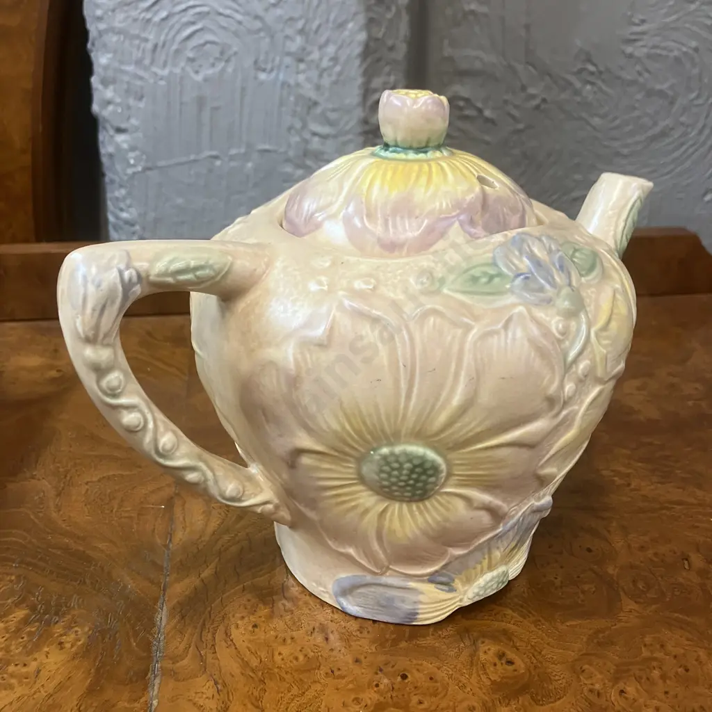 Kensington Pottery (Burslem) Majolica 'Sunflowers' Teapot, 1937-1961 Back\ Stamp Image 1++