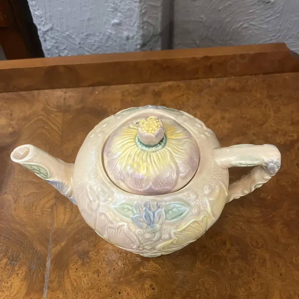 Kensington Pottery (Burslem) Majolica 'Sunflowers' Teapot, 1937-1961 Back\ Stamp Image 1++