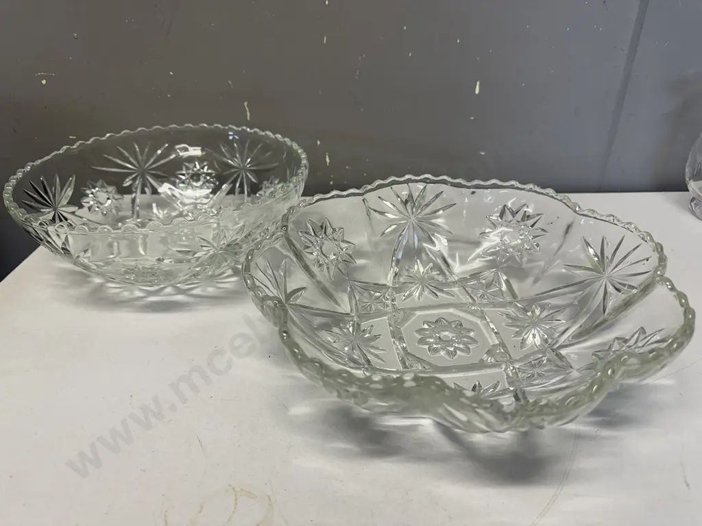 Anchor Hocking Star Of David Glassware Bowls Dia27cm & Dia30cm. Image 1++