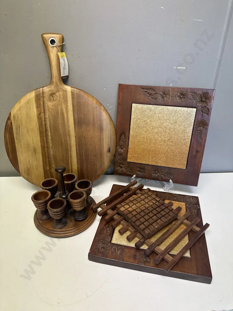 Assorted Wooden Ware, Hot Plates Etc Image 1++