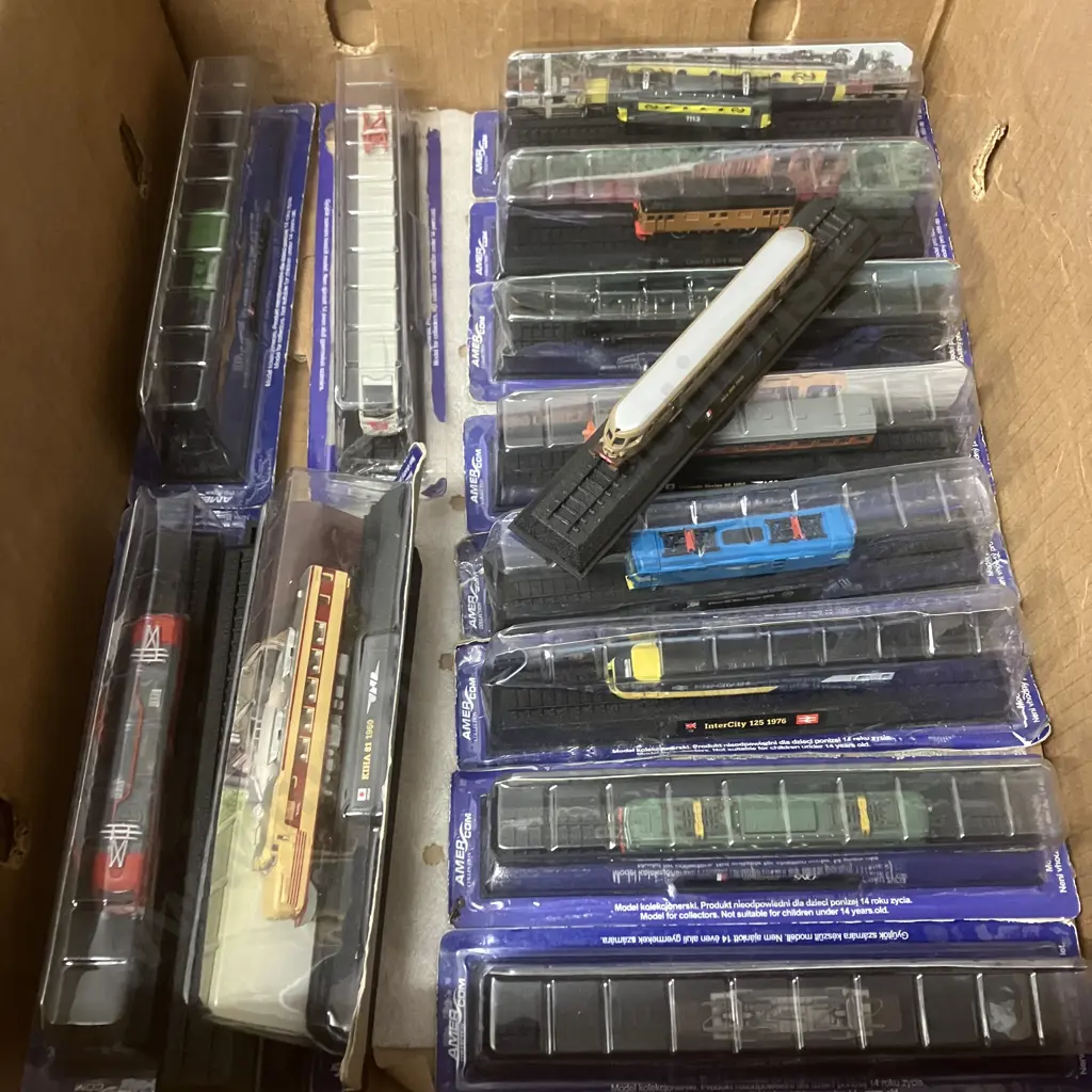 Lot of Thirteen Assorted AmerCom Static Model Trains Image 1++
