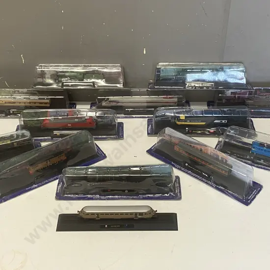 Lot of Thirteen Assorted AmerCom Static Model Trains