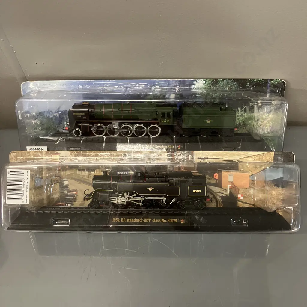 1954 BR Standard '4MT' Class No.80079 & 1960 Class '9F' No.92220 Evening Star Locomotives - 1:76 Scale Static Models Image 1++