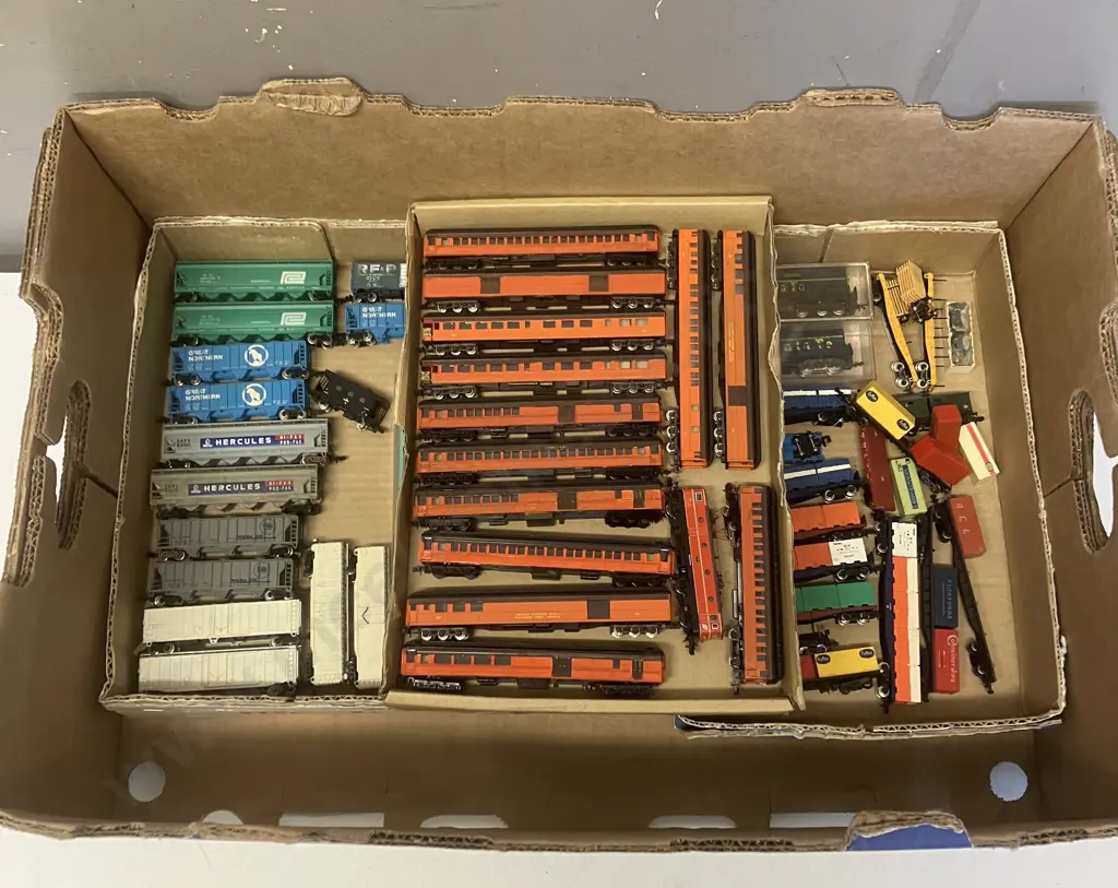 Box Lot Assorted Model Trains & Rolling Stock Image 1++