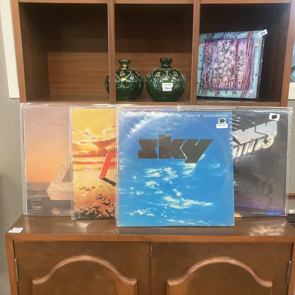 SKY Vinyl LPs x 5 Image 1++