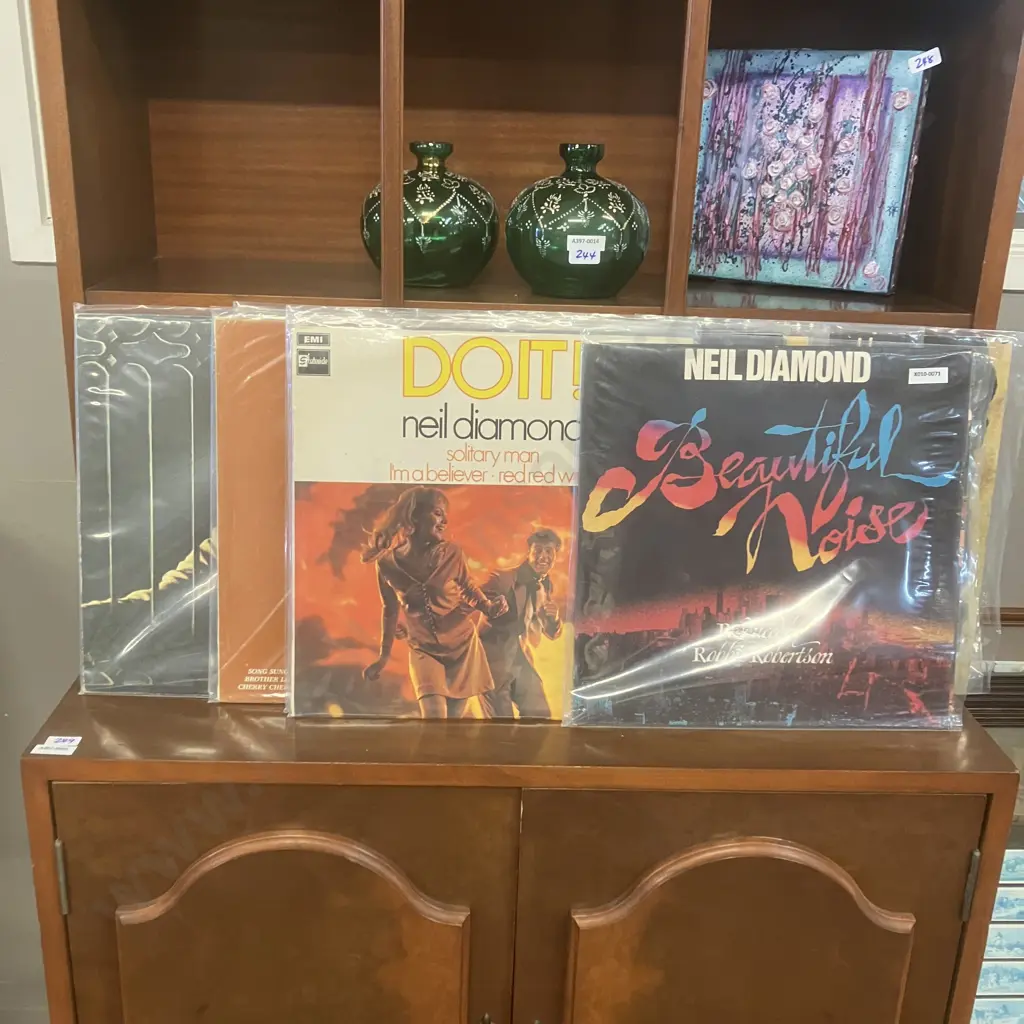 Neil Diamond Vinyl LPs x 10 Image 1++